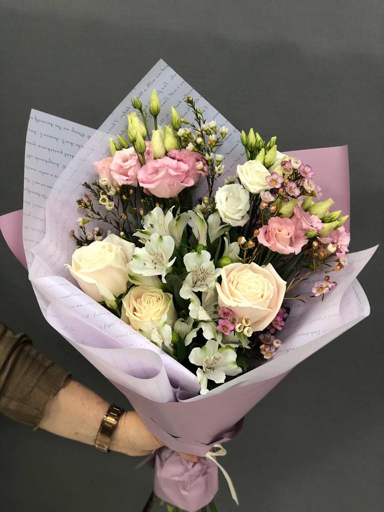 Букет цветов из: Альстромерии, Розы и Лизиантусы в Шебекино