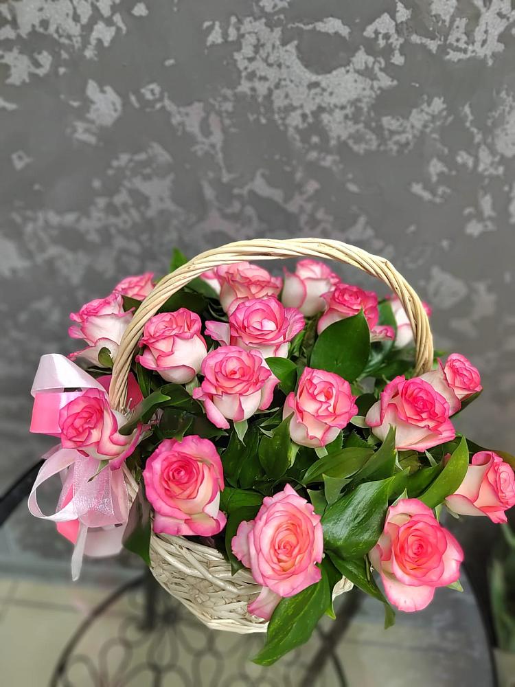 Цветочная композиция из Розы в корзине в Шебекино