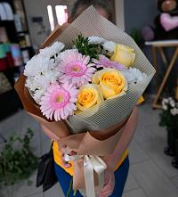 Букет цветов из:  Герберы, Розы и Хризантемы в Шебекино