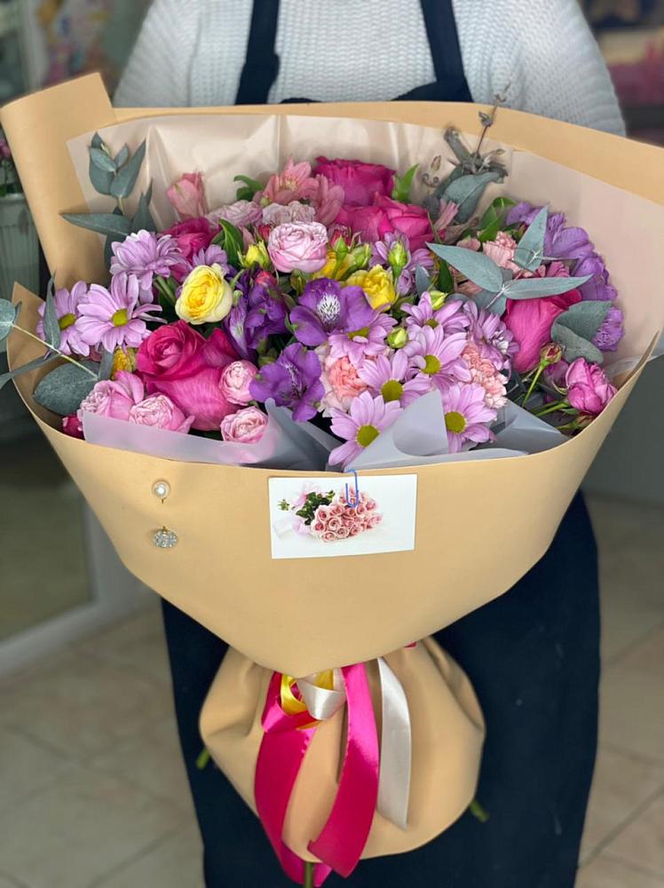 Букет цветов из: Хризантемы, Гвоздики и Альстромерии в Шебекино