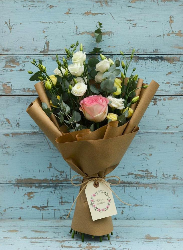 Букет цветов из: Розы и Лизиантусы в Шебекино