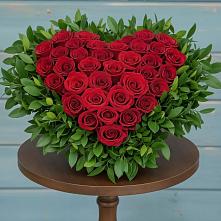 Цветочная композиция из Розы в виде сердца в Шебекино