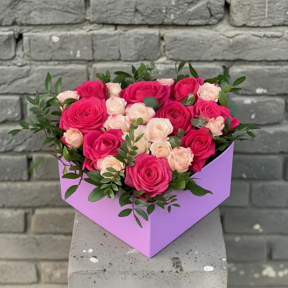 Цветочная композиция из Розы в коробке в Шебекино