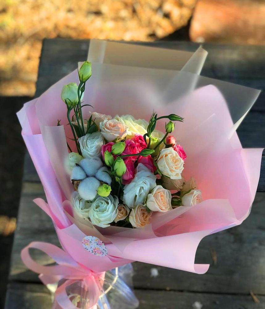 Букет цветов из: Розы и Лизиантусы в Шебекино