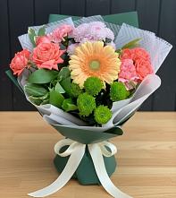 Букет цветов из:  Гвоздики, Розы, Герберы и Хризантемы #REPLACE_PRED# Шебекино