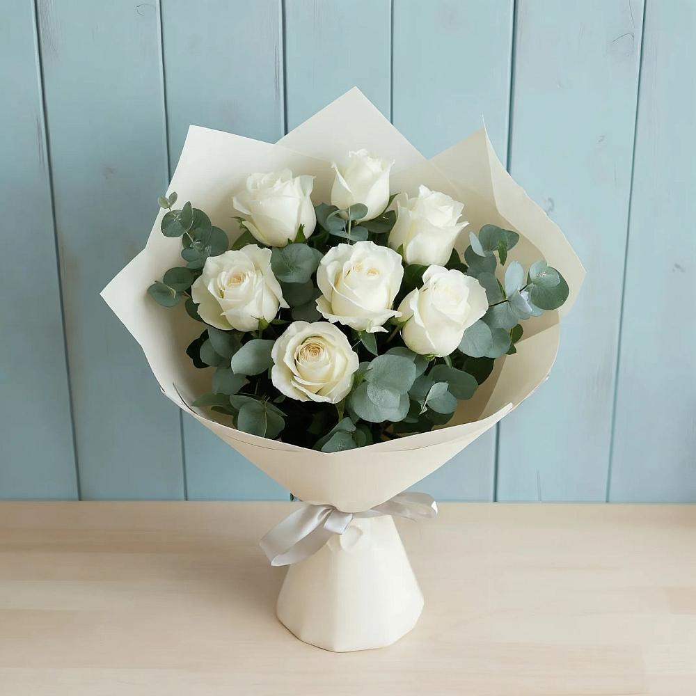 Букет Белые розы в Эвкалипте в Шебекино