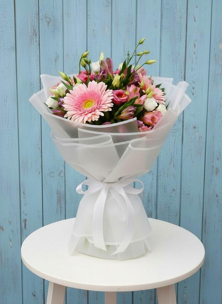 Букет цветов из: Герберы, Альстромерии и Лизиантусы в Шебекино