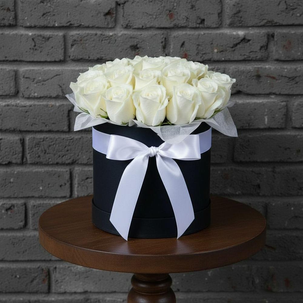 Цветочная композиция из Розы в шляпной коробке в Шебекино