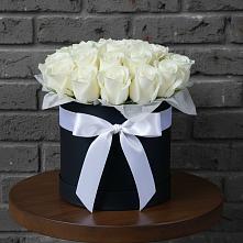 Цветочная композиция из Розы в шляпной коробке в Шебекино